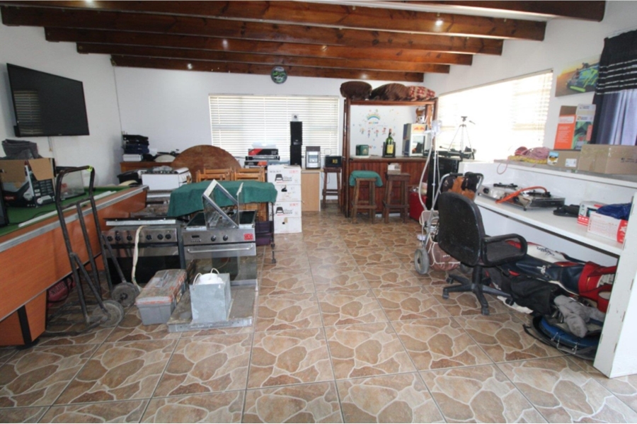 To Let 2 Bedroom Property for Rent in West Bank Eastern Cape